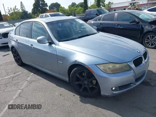 2009 BMW 3 Series 328i z VIN WBAPH57599NL77641, wystawiony jako IAAI lot #42283205 z przebiegiem 113 329 mil mil oraz . Historia ofert i sprzedaży dostępna na DreamBid. Obrazek 1.