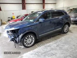 2017 Lincoln MKC Reserve z VIN 5LMCJ3D96HUL56678, wystawiony jako Copart lot #56346875 z przebiegiem 65 504 mil mil oraz Szkody całkowita. Historia ofert i sprzedaży dostępna na DreamBid. Obrazek 1.
