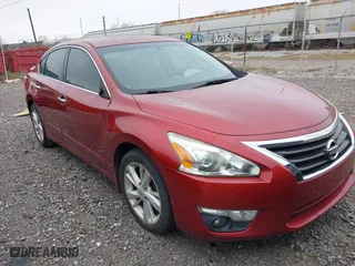 2015 Nissan Altima 2.5 S with VIN 1N4AL3AP2FC216406, listed as a IAAI auction lot 41098331 with 162,239 mi miles. Bid and sale history available at carsss.com. Image 1.