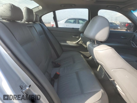 2006 BMW 3 Series 330i with VIN WBAVB33516KS36286, listed as a Copart auction lot 62556015 with 221,032 mi miles and Salvage title. Bid and sale history available at DreamBid. Image 10.