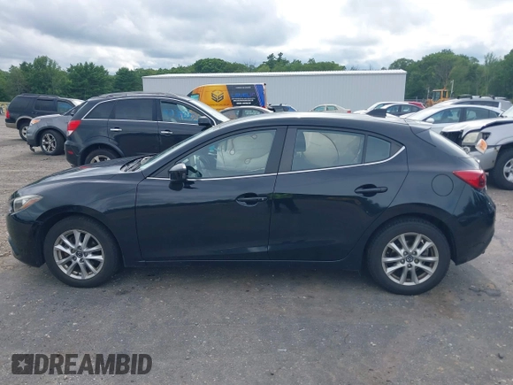 2014 Mazda 3 i Touring z VIN JM1BM1L76E1155763, wystawiony jako IAAI lot #42684723 z przebiegiem 84 837 mil mil oraz . Historia ofert i sprzedaży dostępna na DreamBid. Obrazek 14.