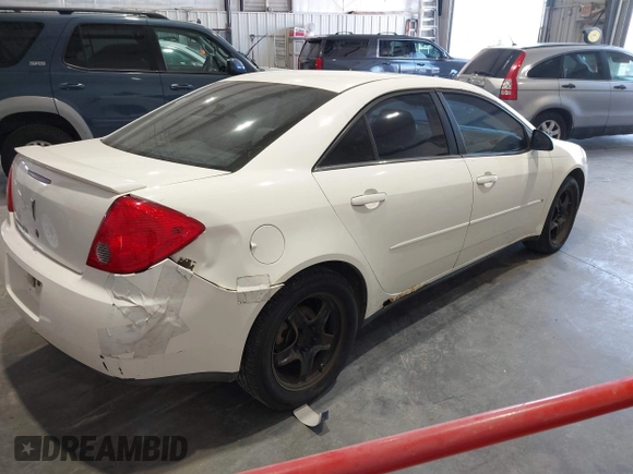 2008 Pontiac G6 z VIN 1G2ZG57B584188272, wystawiony jako IAAI lot #41977633 z przebiegiem 212 403 mil mil oraz . Historia ofert i sprzedaży dostępna na DreamBid. Obrazek 4.