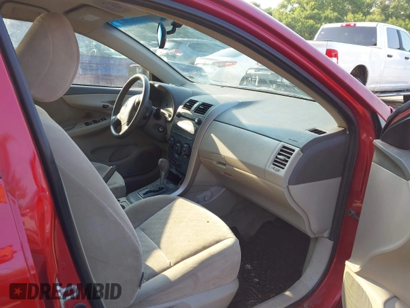 2009 Toyota Corolla z VIN JTDBL40E099070061, wystawiony jako IAAI lot #42462067 z przebiegiem 170 210 mil mil oraz . Historia ofert i sprzedaży dostępna na DreamBid. Obrazek 5.