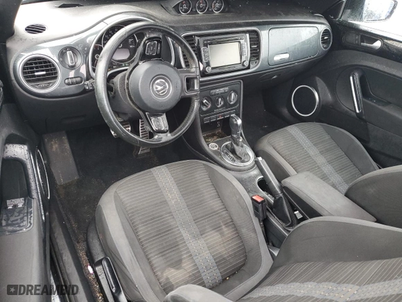 2012 Volkswagen Beetle 2.0T Turbo PZEV with VIN 3VWVA7ATXCM666396, listed as a Copart auction lot 84417204 with 0 mi miles and Salvage Title. Bid and sale history available at carsss.com. Image 8.