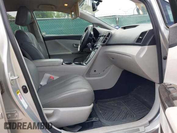 2013 Toyota Venza LE with VIN 4T3BA3BB4DU035888, listed as a IAAI auction lot 42357700 with 177,000 mi miles and . Bid and sale history available at DreamBid. Image 5.