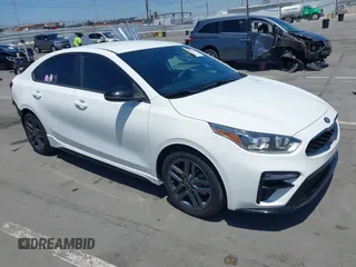 2021 Kia Forte GT-Line z VIN 3KPF34AD8ME284470, wystawiony jako IAAI lot #42325550 z przebiegiem 40 600 mil mil oraz . Historia ofert i sprzedaży dostępna na DreamBid. Obrazek 1.