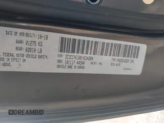 2019 Chrysler 300 Limited z VIN 2C3CCAEG8KH534284, wystawiony jako IAAI lot #42390324 z przebiegiem 99 544 mil mil oraz . Historia ofert i sprzedaży dostępna na DreamBid. Obrazek 9.