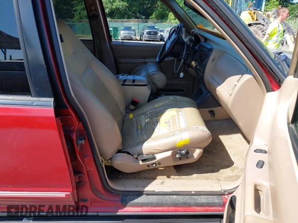 2001 Ford Explorer XLT z VIN 1FMZU73E01ZA05817, wystawiony jako IAAI lot #42550182 z przebiegiem 185 304 mil mil oraz . Historia ofert i sprzedaży dostępna na DreamBid. Obrazek 5.