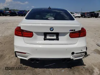 2015 BMW M3 z VIN WBS3C9C52FJ276479, wystawiony jako Copart lot #51453525 z przebiegiem 67 477 mil mil oraz Szkody całkowita. Historia ofert i sprzedaży dostępna na DreamBid. Obrazek 6.