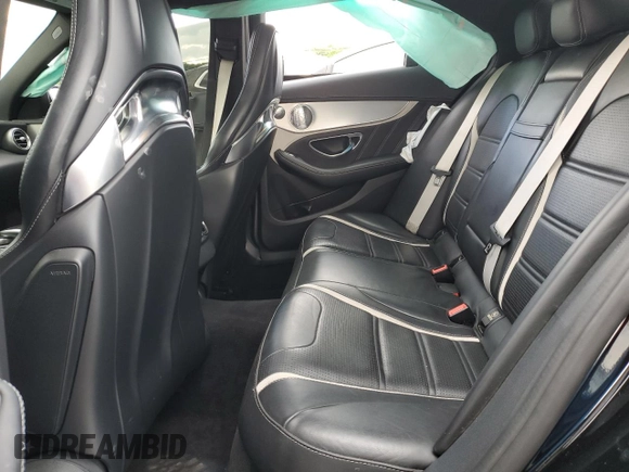 2017 Mercedes-Benz C 63 S AMG z VIN 55SWF8HB3HU204431, wystawiony jako Copart lot #56970675 z przebiegiem 57 527 mil mil oraz Szkoda całkowita • Salvage title. Historia ofert i sprzedaży dostępna na DreamBid. Obrazek 10.
