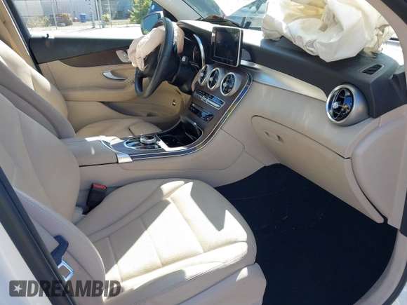 2019 Mercedes-Benz GLC 300 z VIN WDC0G4JB9K1000816, wystawiony jako IAAI lot #42257004 z przebiegiem 55 034 mil mil oraz . Historia ofert i sprzedaży dostępna na DreamBid. Obrazek 5.