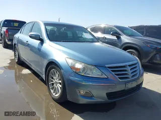 2009 Hyundai Genesis with VIN KMHGC46E49U026909, listed as a IAAI auction lot 41717571 with 152,952 mi miles. Bid and sale history available at carsss.com. Image 1.