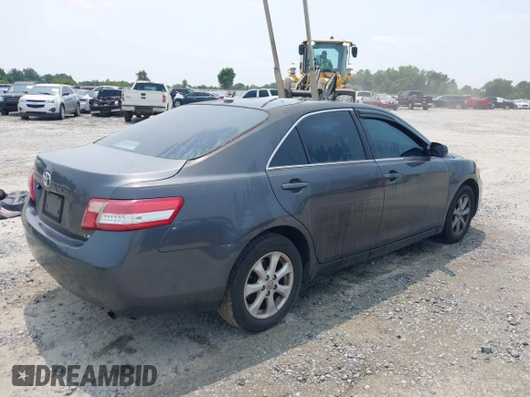 2011 Toyota Camry LE z VIN 4T1BF3EK0BU678810, wystawiony jako IAAI lot #42389108 z przebiegiem 240 908 mil mil oraz . Historia ofert i sprzedaży dostępna na DreamBid. Obrazek 4.