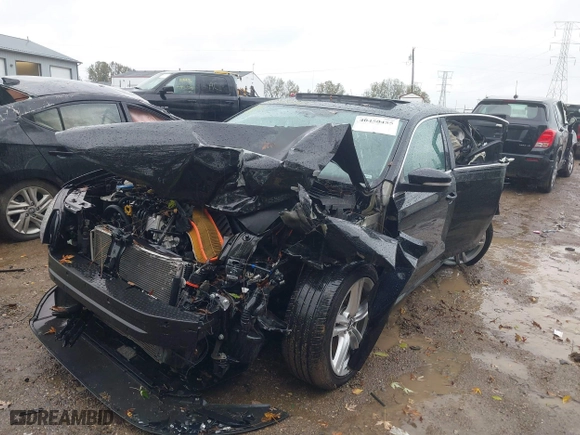 2015 Volkswagen Passat 2.0L TDI SE w/Sunroof with VIN 1VWBV7A30FC066788, listed as a IAAI auction lot 40450455 with 84,245 mi miles. Bid and sale history available at carsss.com. Image 2.