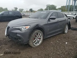 2018 Alfa Romeo Stelvio z VIN ZASFAKAN7J7B72474, wystawiony jako Copart lot #58086545 z przebiegiem Nie podano mil oraz Tytuł czysty. Historia ofert i sprzedaży dostępna na DreamBid. Obrazek 1.