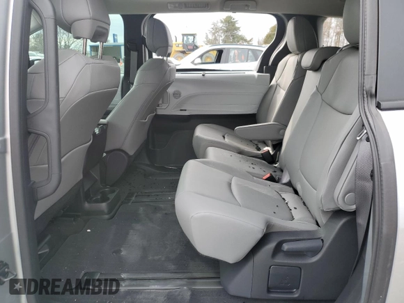 2025 Toyota Sienna XLE with VIN 5TDJRKEC7SS227680, listed as a Copart auction lot 48118175 with 1,085 mi miles and Salvage Title. Bid and sale history available at carsss.com. Image 11.