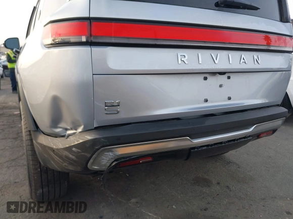 2025 Rivian R1S Adventure z VIN 7PDSGBBA2SN058678, wystawiony jako IAAI lot #41429201 z przebiegiem 2 322 mil mil oraz . Historia ofert i sprzedaży dostępna na DreamBid. Obrazek 6.