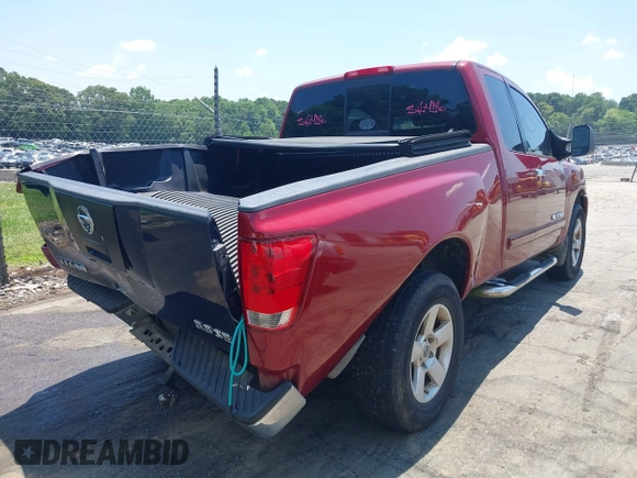 2006 Nissan Titan SE z VIN 1N6BA06B76N526911, wystawiony jako IAAI lot #42568371 z przebiegiem 215 140 mil mil oraz . Historia ofert i sprzedaży dostępna na DreamBid. Obrazek 4.