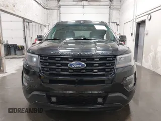 2017 Ford Explorer Sport z VIN 1FM5K8GT1HGB00329, wystawiony jako IAAI lot #42702719 z przebiegiem 102 877 mil mil oraz . Historia ofert i sprzedaży dostępna na DreamBid. Obrazek 12.