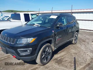 2018 Jeep Compass Trailhawk z VIN 3C4NJDDBXJT238593, wystawiony jako IAAI lot #42075447 z przebiegiem 122 064 mil mil oraz . Historia ofert i sprzedaży dostępna na DreamBid. Obrazek 18.