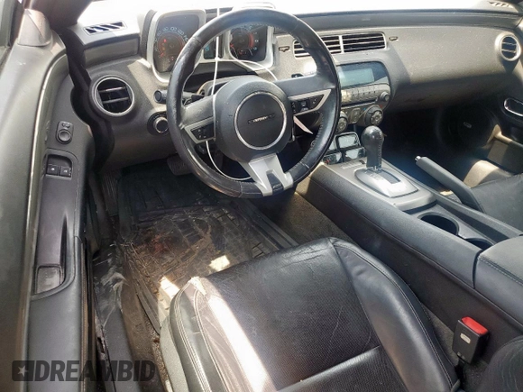 2010 Chevrolet Camaro 2SS z VIN 2G1FK1EJ9A9202184, wystawiony jako Copart lot #56233775 z przebiegiem 224 925 mil mil oraz Szkody całkowita. Historia ofert i sprzedaży dostępna na DreamBid. Obrazek 8.