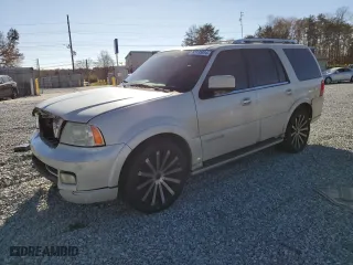 2005 Lincoln Navigator Luxury with VIN 5LMFU28595LJ12787, listed as a Copart auction lot 83135894 with 268,717 mi miles and Salvage Title. Bid and sale history available at carsss.com. Image 1.