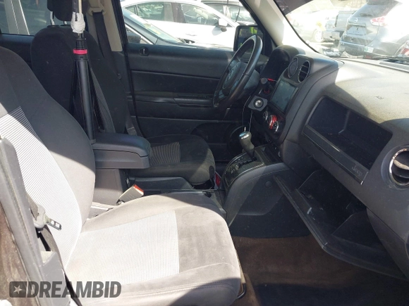 2017 Jeep Patriot Latitude with VIN 1C4NJPFB5HD183761, listed as a IAAI auction lot 41882945 with 136,001 mi miles and . Bid and sale history available at DreamBid. Image 5.