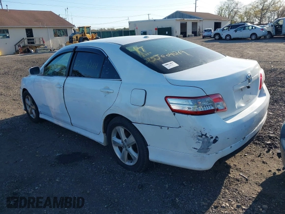 2011 Toyota Camry LE z VIN 4T1BF3EK9BU623949, wystawiony jako IAAI lot #42141513 z przebiegiem Nie podano mil oraz . Historia ofert i sprzedaży dostępna na DreamBid. Obrazek 3.