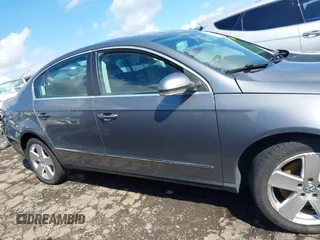 2008 Volkswagen Passat Komfort with VIN WVWAK73C48E145599, listed as a IAAI auction lot 42005894 with 158,147 mi miles and . Bid and sale history available at DreamBid. Image 13.