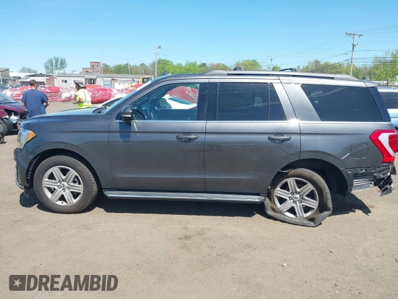 2020 Ford Expedition XLT z VIN 1FMJU1JT2LEA72246, wystawiony jako IAAI lot #42157665 z przebiegiem 76 589 mil mil oraz . Historia ofert i sprzedaży dostępna na DreamBid. Obrazek 14.