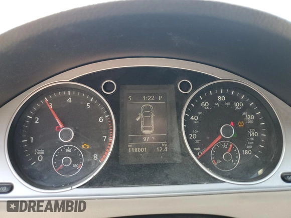 2014 Volkswagen CC R-Line with VIN WVWBN7AN0EE535837, listed as a Copart auction lot 68232344 with 118,001 mi miles and Salvage Title. Bid and sale history available at carsss.com. Image 9.