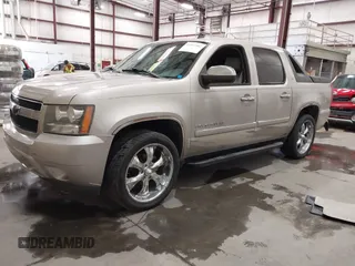 2007 Chevrolet Avalanche LTZ z VIN 3GNEC12037G144865, wystawiony jako IAAI lot #42592982 z przebiegiem 160 962 mil mil oraz . Historia ofert i sprzedaży dostępna na DreamBid. Obrazek 2.