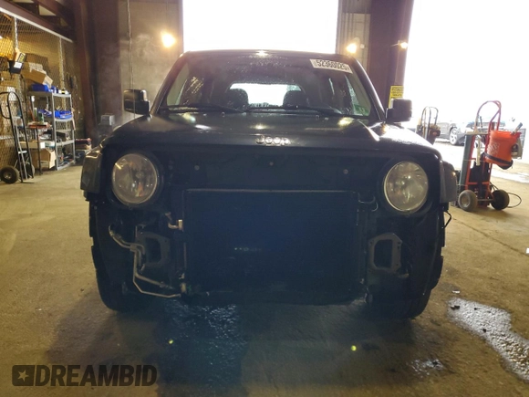 2014 Jeep Patriot Sport with VIN 1C4NJPBB4ED814453, listed as a Copart auction lot 52360025 with 110,848 mi miles and Salvage Title. Bid and sale history available at carsss.com. Image 5.