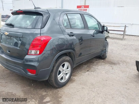 2020 Chevrolet Trax LS with VIN 3GNCJKSB7LL171718, listed as a IAAI auction lot 41742694 with 99,398 mi miles. Bid and sale history available at carsss.com. Image 4.