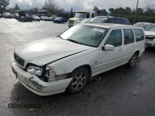 2000 Volvo V70 with VIN YV1LW61J4Y2707036, listed as a Copart auction lot 85958214 with 229,599 mi miles and Salvage Title. Bid and sale history available at carsss.com. Image 1.