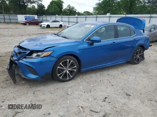2020 Toyota Camry SE z VIN 4T1G11AK6LU316464, wystawiony jako Copart lot #56202715 z przebiegiem 145 757 mil mil oraz Czysty tytuł • Clean title. Historia ofert i sprzedaży dostępna na DreamBid. Obrazek 1.