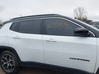 2025 Jeep Compass Limited with VIN 3C4NJDCNXST535957, listed as a IAAI auction lot 41227574 with 1,084 mi miles and . Bid and sale history available at DreamBid. Image 13.