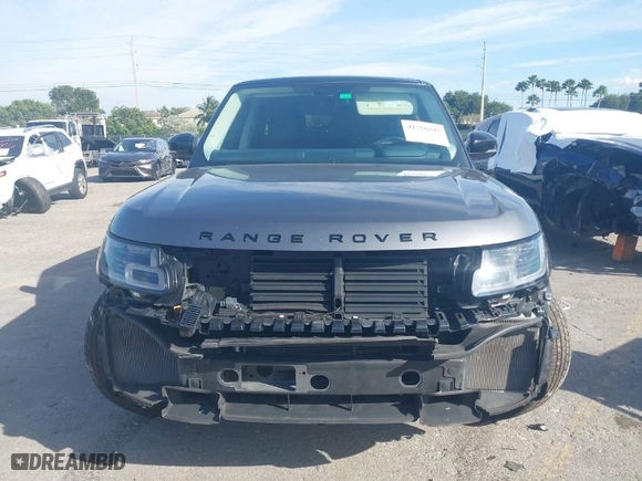 2019 Land Rover Range Rover with VIN SALGS2RE8KA528149, listed as a IAAI auction lot 41256542 with NaN miles. Bid and sale history available at carsss.com. Image 6.