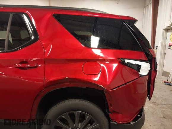 2023 Chevrolet Traverse RS z VIN 1GNEVJKW4PJ187303, wystawiony jako IAAI lot #41582948 z przebiegiem 24 047 mil mil oraz . Historia ofert i sprzedaży dostępna na DreamBid. Obrazek 6.