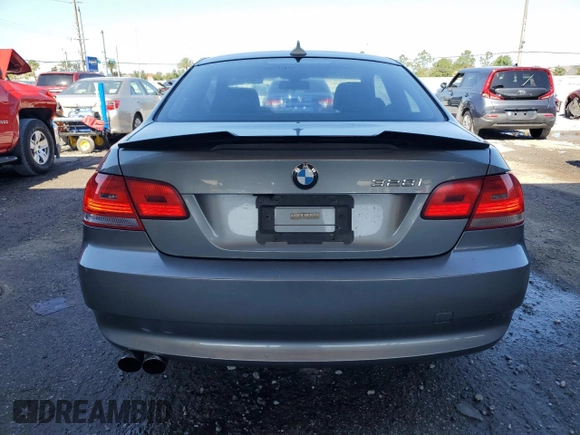 2007 BMW 3 Series 328i z VIN WBAWB33517PV74554, wystawiony jako Copart lot #52821695 z przebiegiem 101 269 mil mil oraz Szkoda całkowita • Salvage title. Historia ofert i sprzedaży dostępna na DreamBid. Obrazek 6.