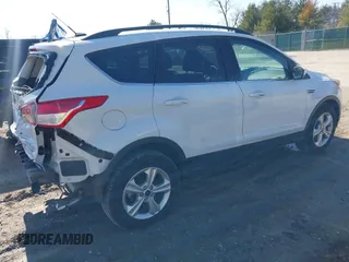 2016 Ford Escape SE with VIN 1FMCU9GX7GUC23546, listed as a IAAI auction lot 41735172 with 35,126 mi miles. Bid and sale history available at carsss.com. Image 4.