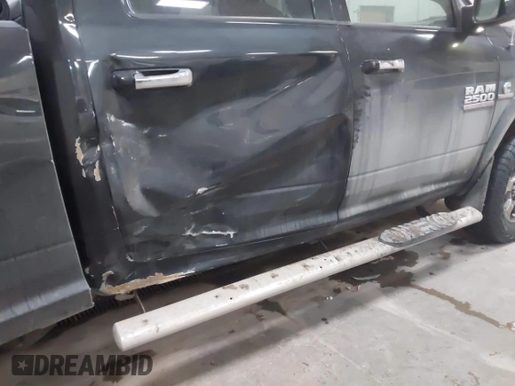 2018 Ram 2500 Big Horn with VIN 3C6UR5DL6JG412078, listed as a IAAI auction lot 41113555 with 88,150 mi miles. Bid and sale history available at carsss.com. Image 17.