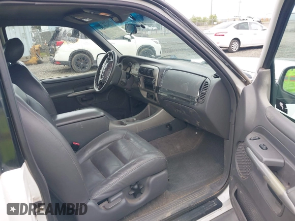 2001 Ford Explorer Sport z VIN 1FMYU70E61UB35324, wystawiony jako IAAI lot #41980557 z przebiegiem 160 020 mil mil oraz . Historia ofert i sprzedaży dostępna na DreamBid. Obrazek 5.