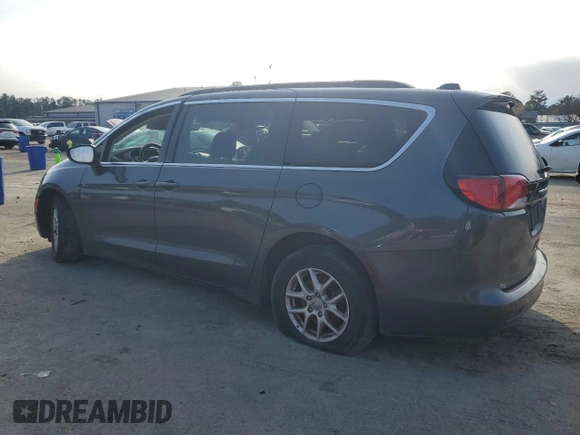 2020 Chrysler Voyager LXi z VIN 2C4RC1DG9LR256949, wystawiony jako Copart lot #44769975 z przebiegiem 182 839 mil mil oraz Czysty tytuł • Clean title. Historia ofert i sprzedaży dostępna na DreamBid. Obrazek 2.