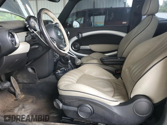 2013 MINI Hardtop S with VIN WMWSV3C5XDT391498, listed as a Copart auction lot 61987955 with 106,189 mi miles and Clean title. Bid and sale history available at DreamBid. Image 7.