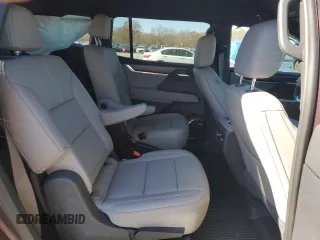 2024 GMC Acadia FWD Elevation z VIN 1GKENKKS7RJ187959, wystawiony jako Copart lot #83390484 z przebiegiem 110 mil mil oraz Szkoda całkowita • Salvage title. Historia ofert i sprzedaży dostępna na DreamBid. Obrazek 11.