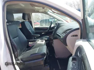 2016 Chrysler Town & Country Touring with VIN 2C4RC1BGXGR269055, listed as a IAAI auction lot 41861795 with 207,118 mi miles. Bid and sale history available at carsss.com. Image 5.