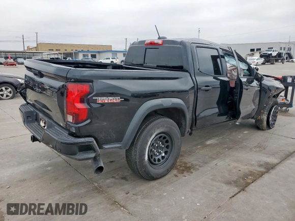 2024 Chevrolet Colorado 4WD Trail Boss z VIN 1GCPTEEK7R1246063, wystawiony jako Copart lot #59042055 z przebiegiem 11 400 mil mil oraz Szkoda całkowita • Salvage title. Historia ofert i sprzedaży dostępna na DreamBid. Obrazek 3.