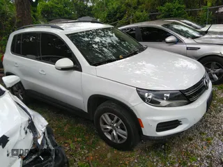 2016 Volkswagen Tiguan R-Line with VIN WVGBV7AX1GW003636, listed as a IAAI auction lot 42182478 with 137,437 mi miles and . Bid and sale history available at DreamBid. Image 1.