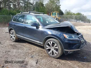 2017 Volkswagen Touareg Wolfsburg Edition с VIN WVGRF7BP6HD006748, выставлен на аукционе IAAI как лот 41483215 с пробегом 97 816 миль миль и . История ставок и продаж доступна на DreamBid. Изображение 1.